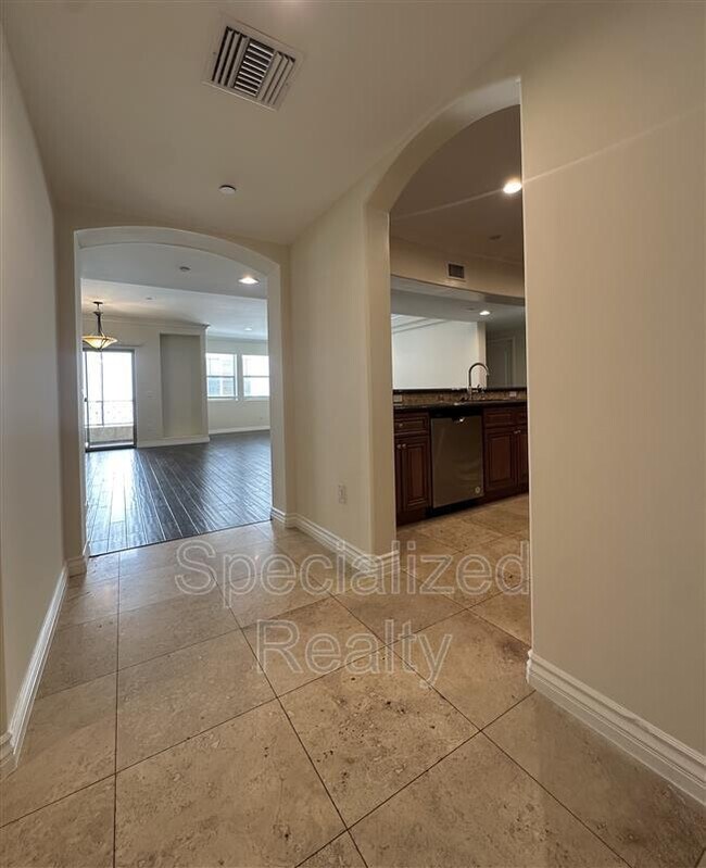 Building Photo - 10921 Whipple St