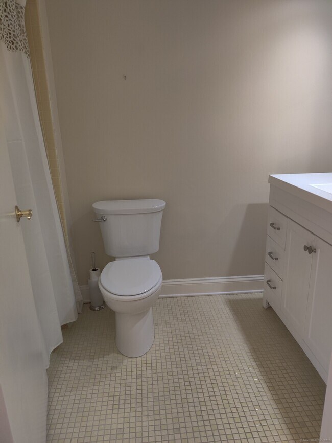 Building Photo - 540 Heritage Vlg