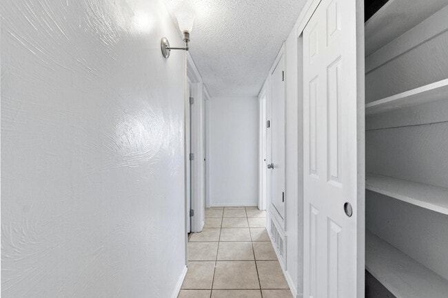 Building Photo - 4931 E De Medici Dr