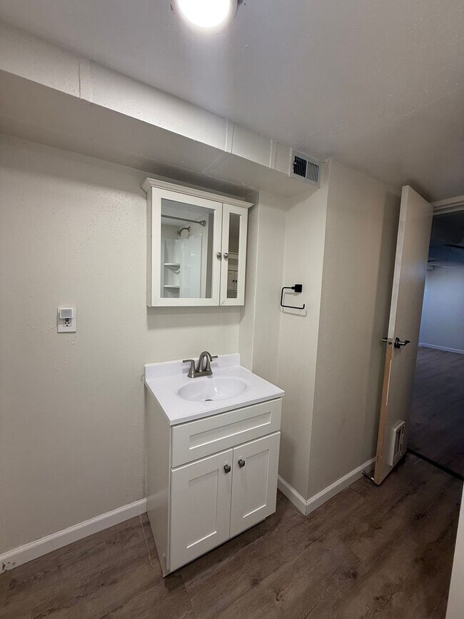 Building Photo - NEW LISTING in Audubon area  3+ bed / 2 bath
