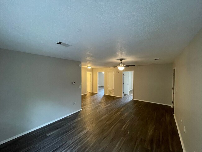 Building Photo - 1307-09 N. Arkansas duplex