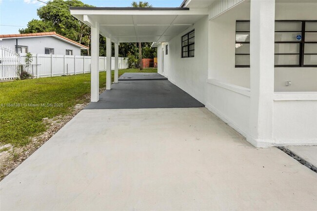 Building Photo - REALSITE ESTATES