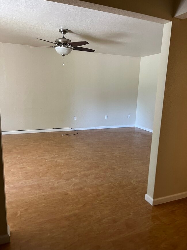 Building Photo - 10099 Elk Grove Florin Rd