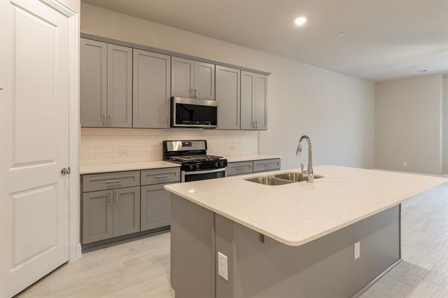 Building Photo - 913 Ponds Edge Ln