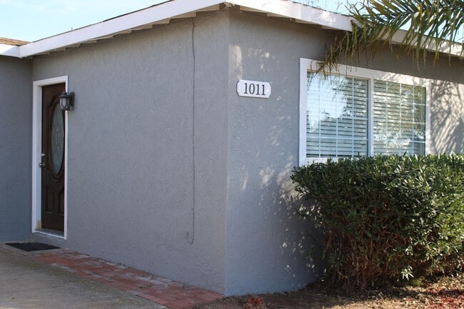 Building Photo - 1013-1013 12th St
