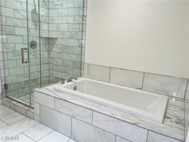 Building Photo - 4471 Dean Martin Dr