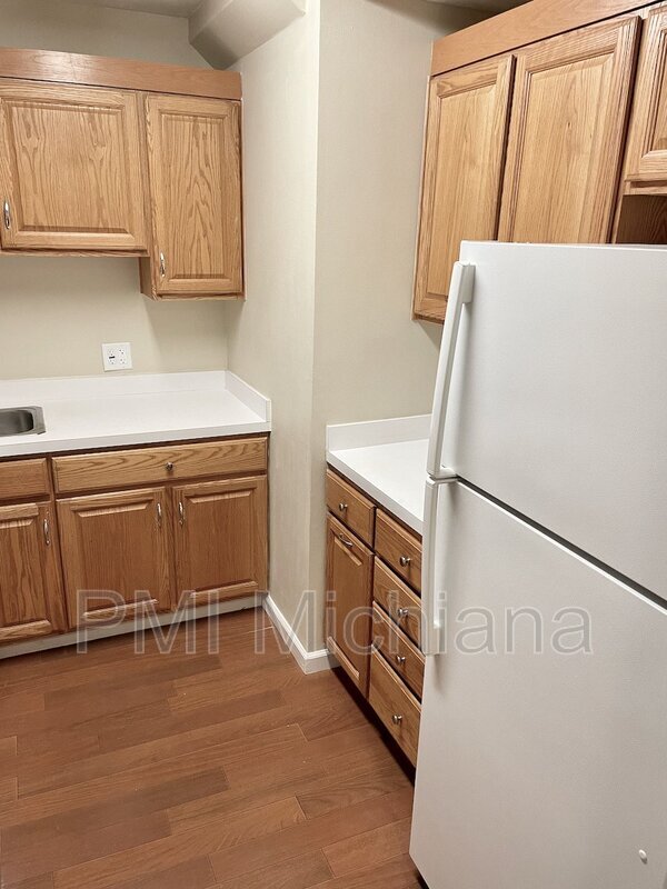 Building Photo - 18120 N Stoneridge Dr
