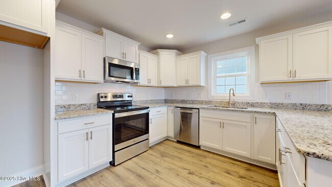 Building Photo - 51 N Ardsley Ln