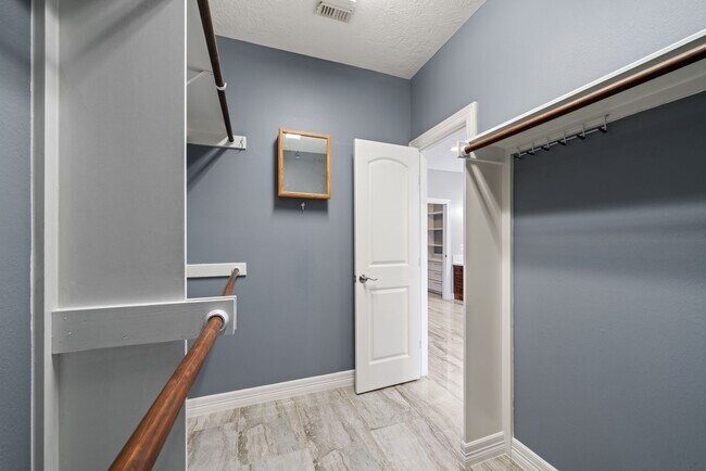 Building Photo - 14218 Baron Oaks Dr