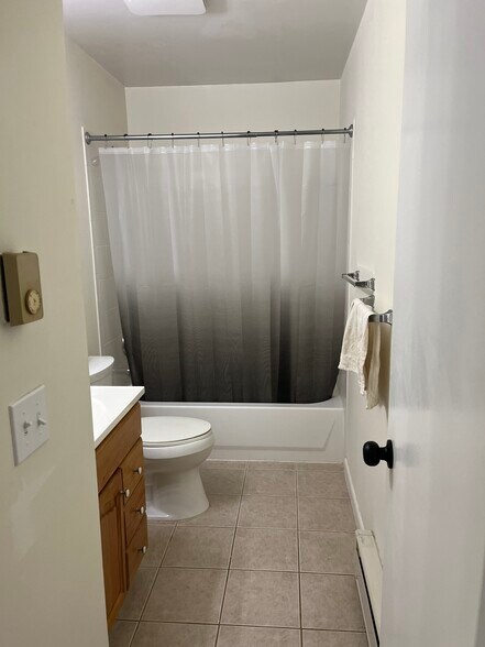 Building Photo - 44 Suncrest Dr