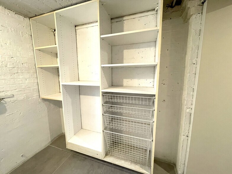 Building Photo - 4324 N Hoyne Ave