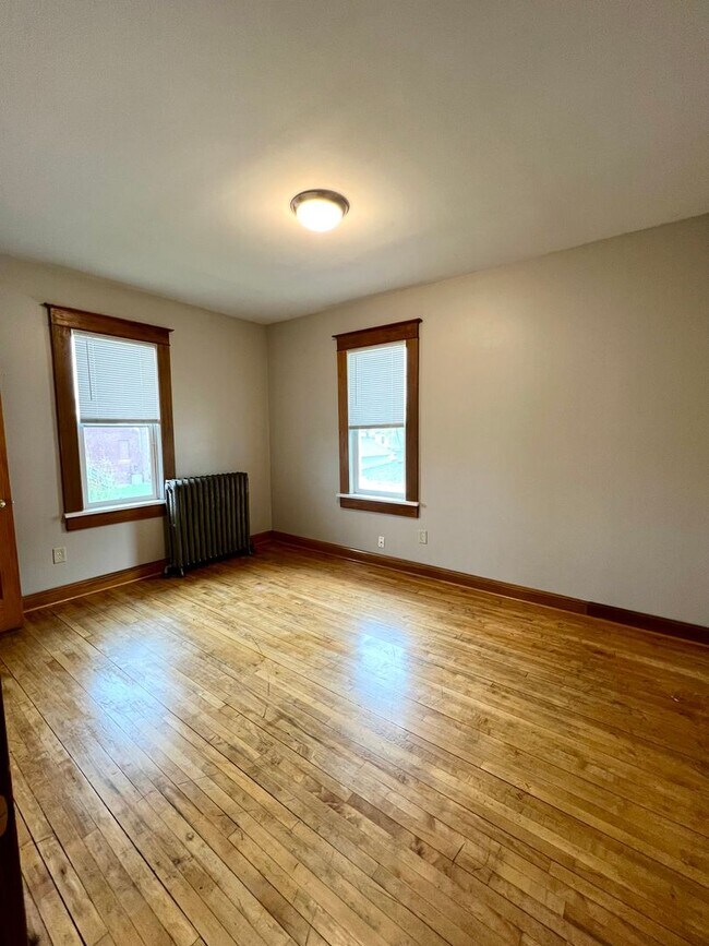 Building Photo - 2016 53rd St