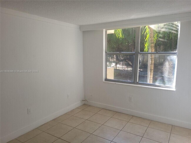 Building Photo - 1800 Sans Souci Blvd