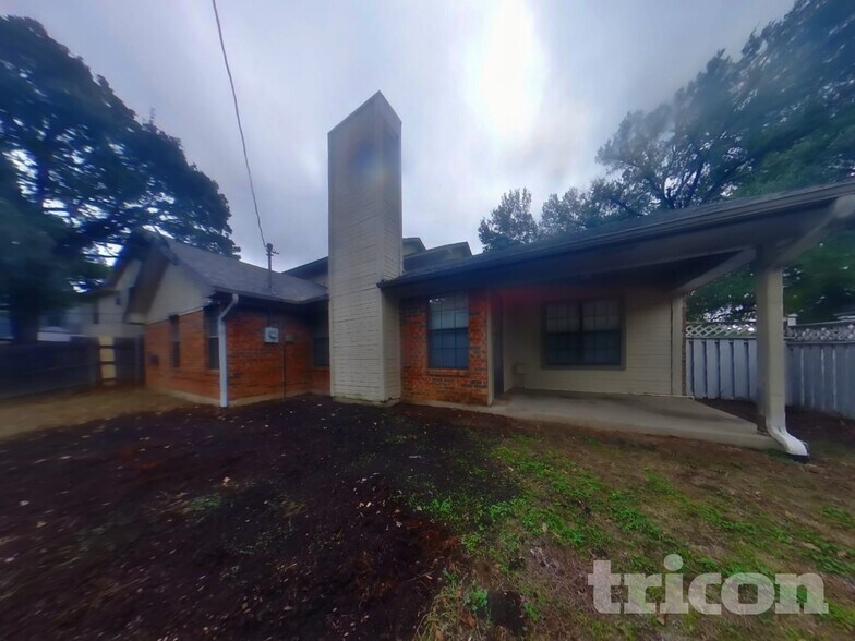 Building Photo - 2125 W Nathan Lowe Rd
