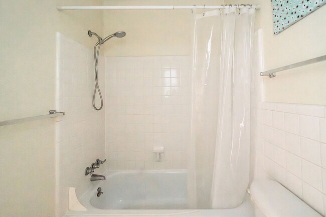 Building Photo - 236 Desoto Dr