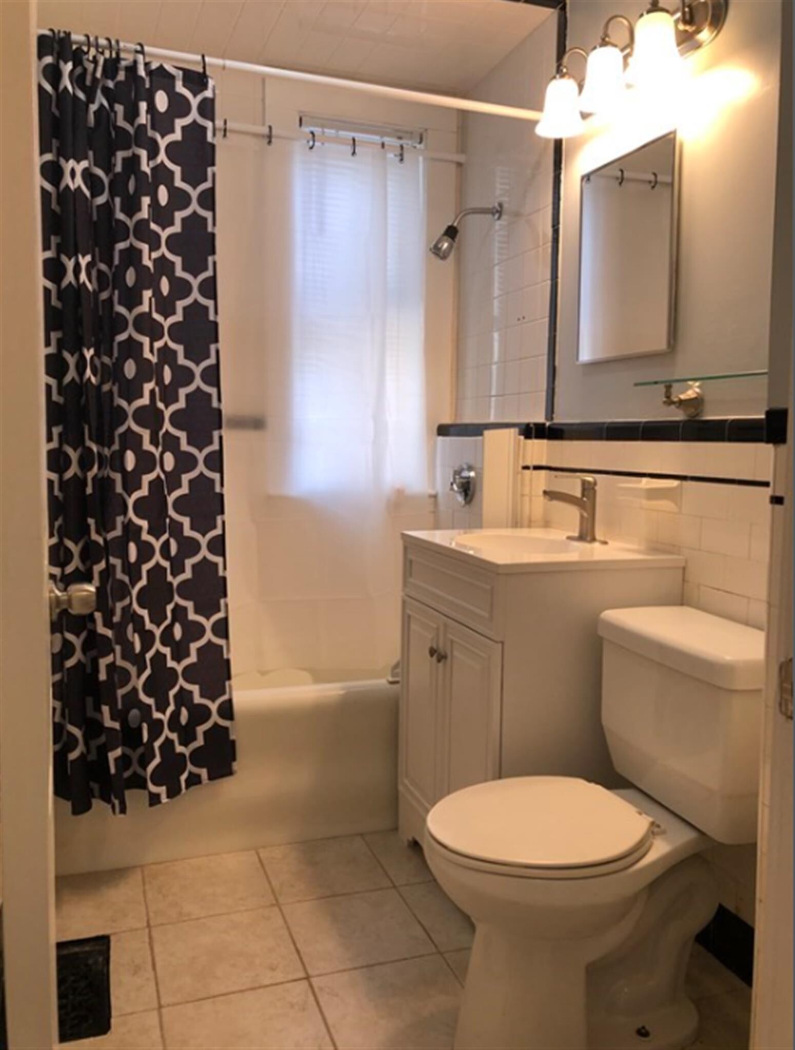 Building Photo - 77 Lyman Ave