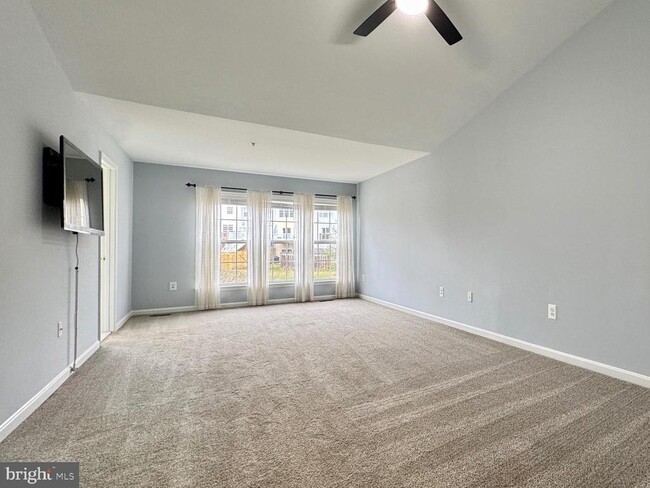 Building Photo - 2601 Emerson Dr