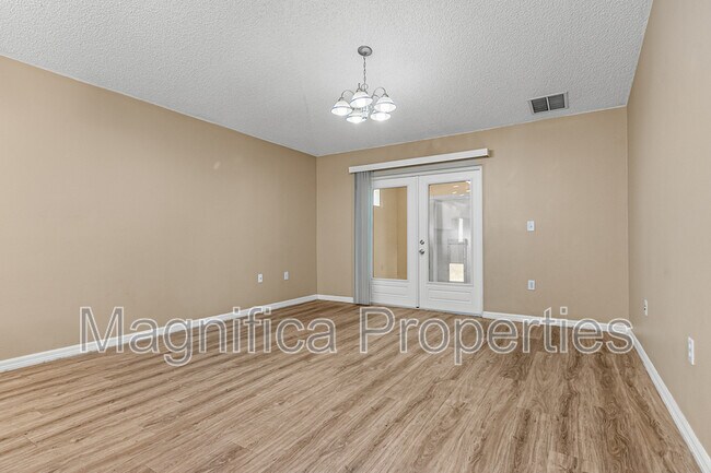 Building Photo - 1528 Vista Lake Cir