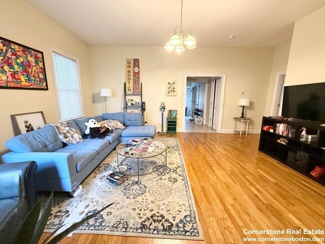 Building Photo - Nice and Spacious 2BR in Fort Hill!