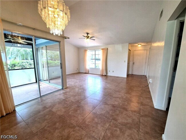Building Photo - 10525 Putnam Ct