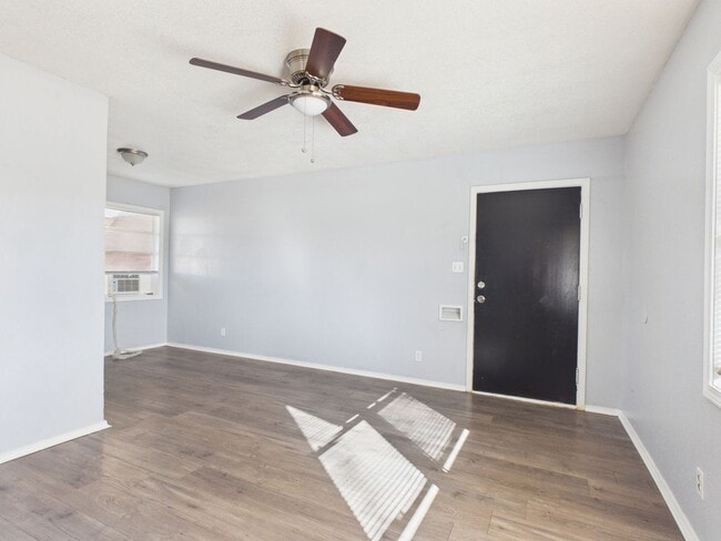 Building Photo - Updated 1 bedroom on Westhaven!