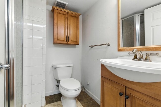 Building Photo - Gorgeous Brick Home Near Audubon Park