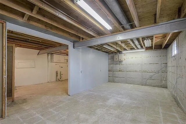 Basement+ extra storage - 1131 NE Oak Tree Dr