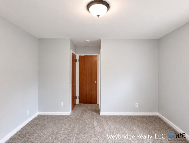 Building Photo - 3518 Hazelwood Ave