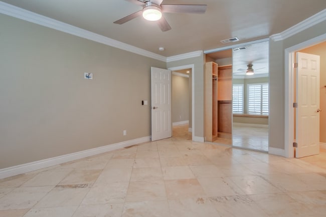 Building Photo - 6711 Blue Point Dr