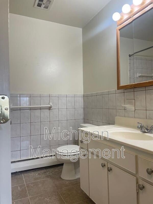 Building Photo - 59425 10 Mile Rd