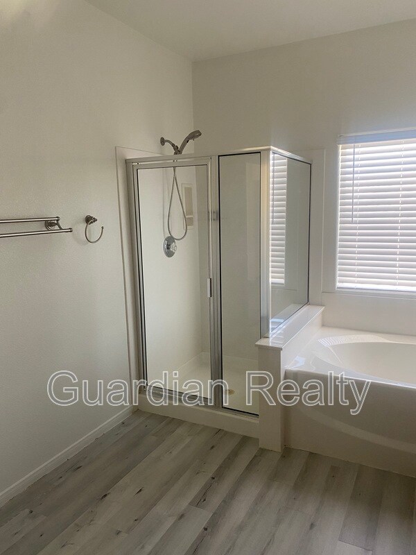 Building Photo - 780 Wigan Pier Dr