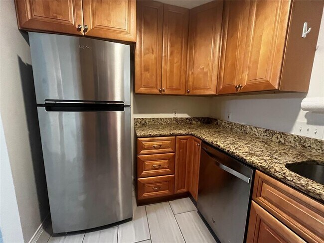 Building Photo - 5101 Meadow Creek Cove