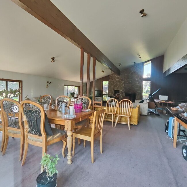 Building Photo - Condo Available At Chateau Village West wi...