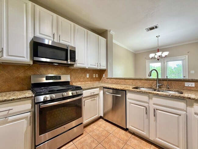 Building Photo - 3300 Forest Creek Dr