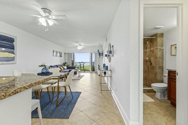Building Photo - 10152 S Ocean Dr