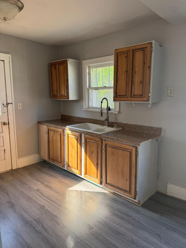 Building Photo - 416 S Adams St