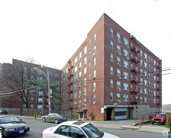 Building Photo - Highland Terrace