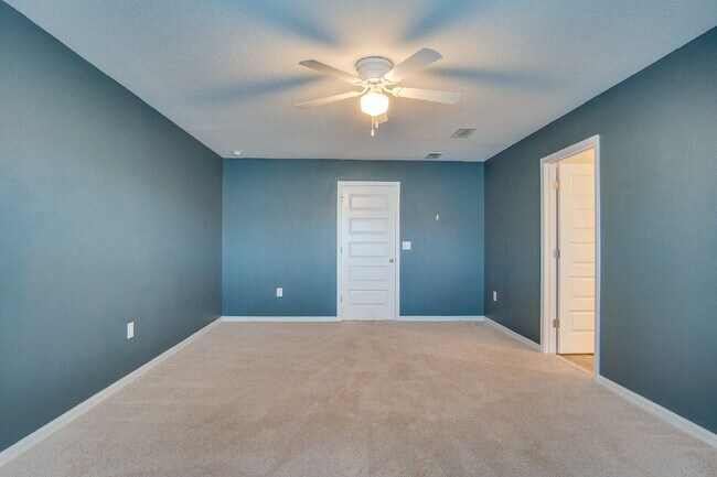 Building Photo - Season’s Savings! Spacious 5BR Near NAS – ...