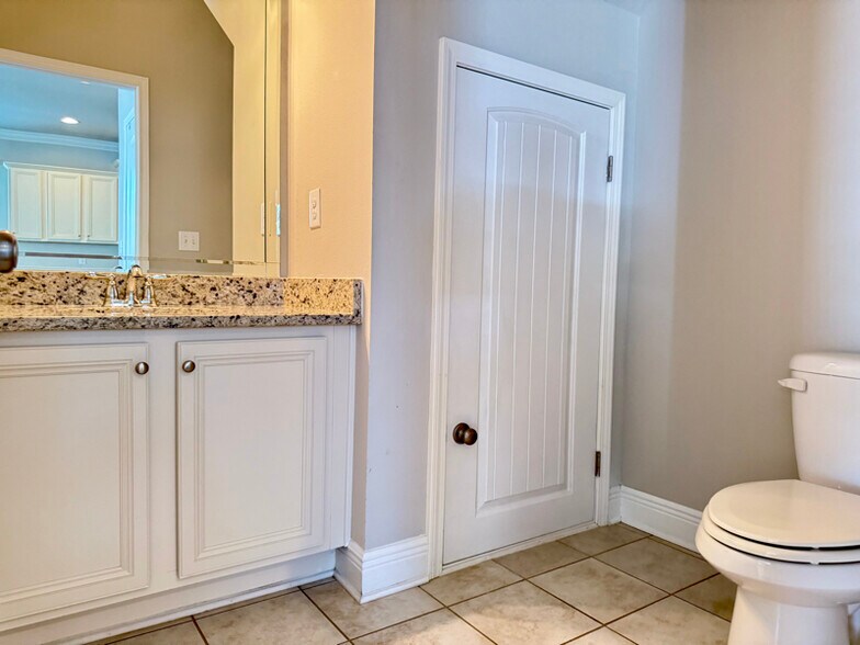 Building Photo - 163 Mosaic Oaks Cir
