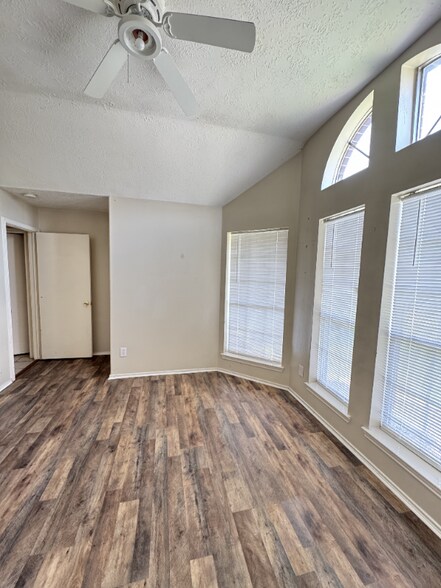 Building Photo - 4619 Trevor Hill Dr