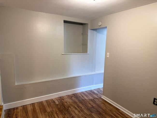 Building Photo - 37 Farnham Ave