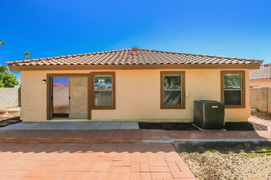 Building Photo - 1006 S Clancy Cir