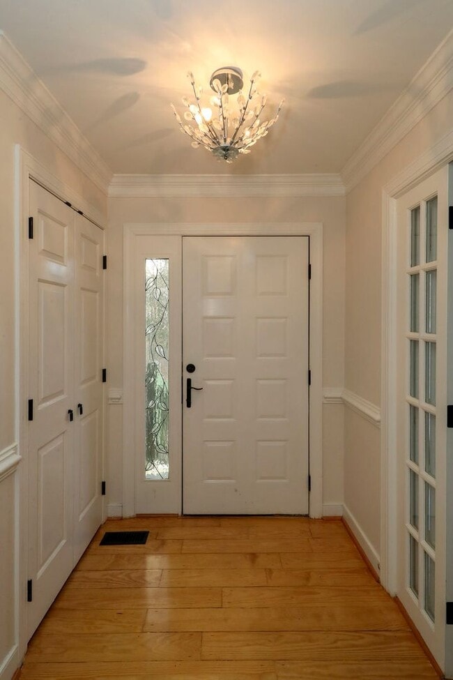 Building Photo - Luxury Kingsmill Treehouse Retreat | 7BR Custom Home with Private Suite