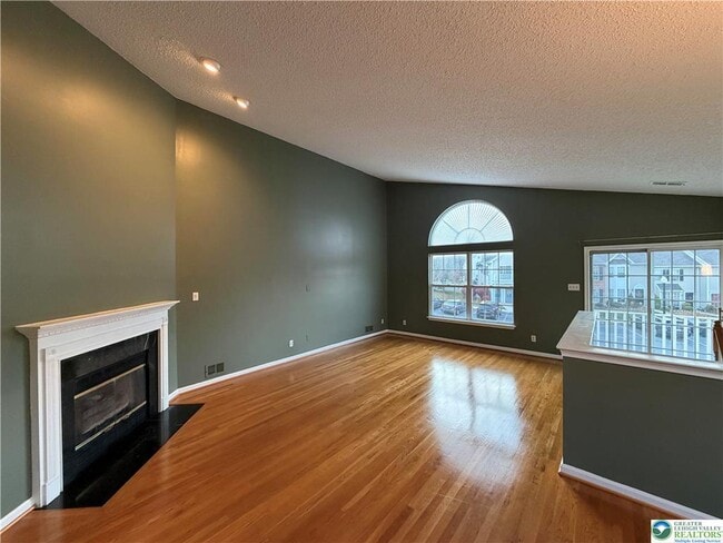 Building Photo - 1941 Willings Ln