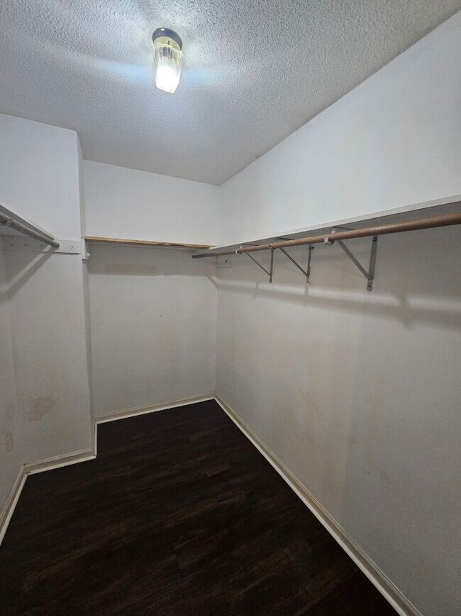 Building Photo - Cute Townhome In the Center of Jacksonville