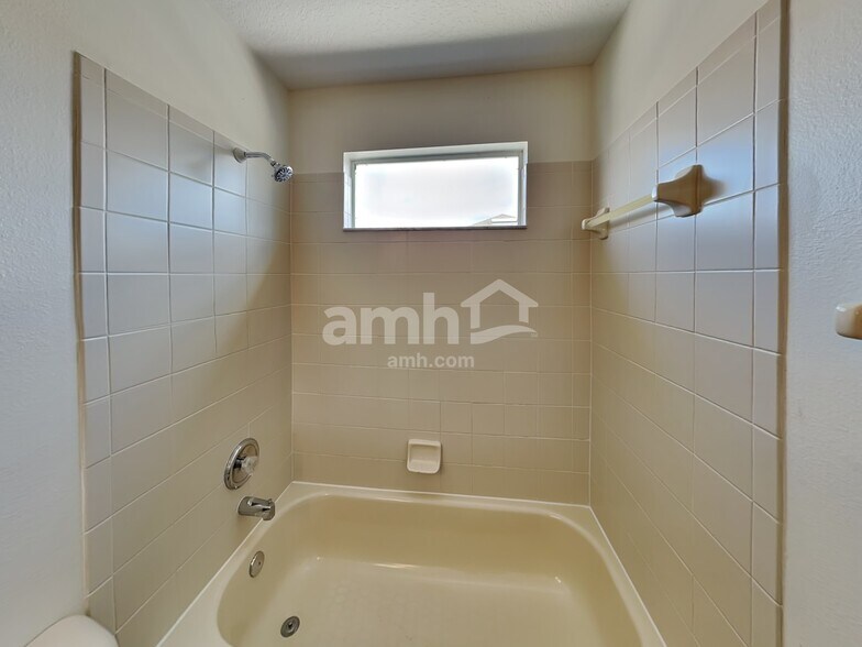Building Photo - 11502 Village Brook Dr