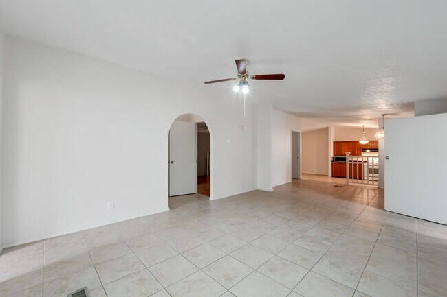 Building Photo - 13507 W Stella Ln