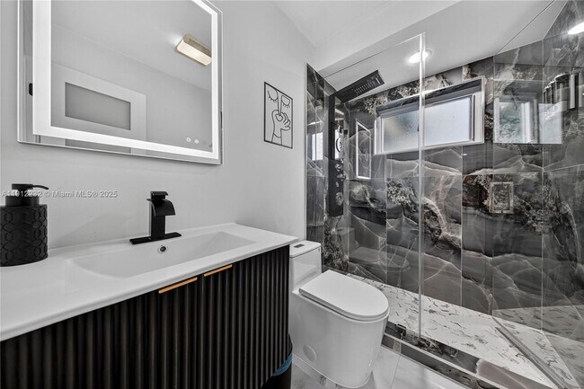 Building Photo - 3130 SW 16th St