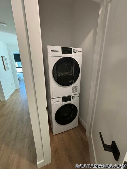 Building Photo - 199 Gardner St