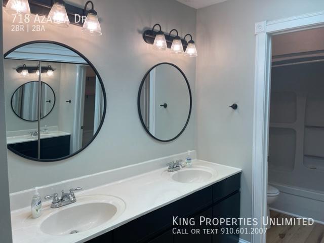 Building Photo - 718 Azalea Drive Unit 454